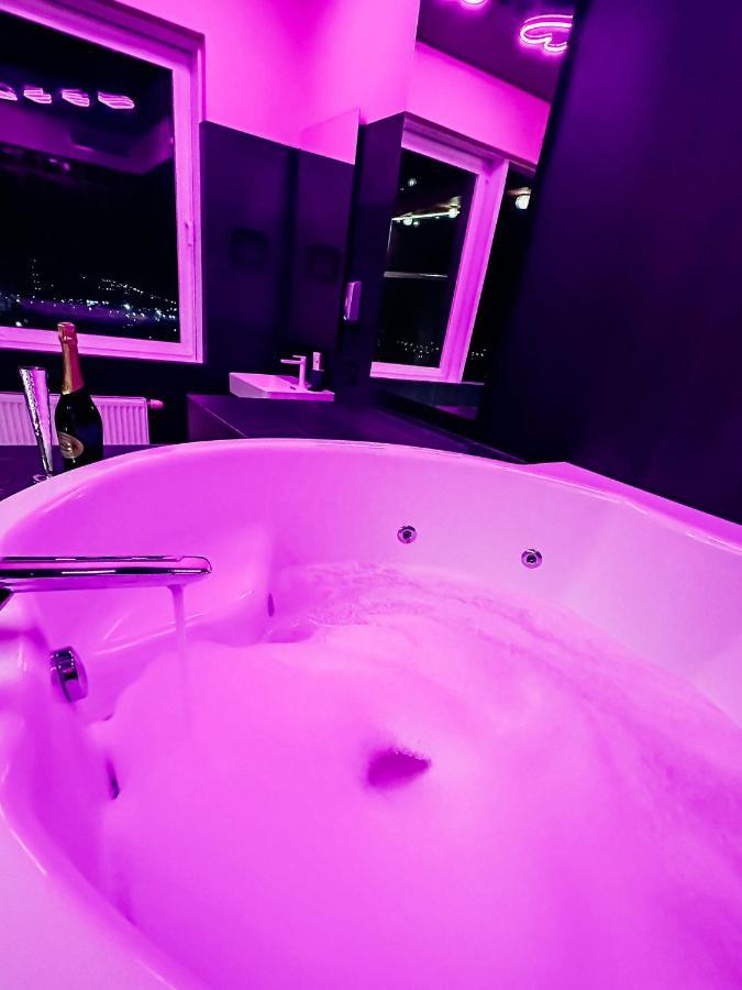 Apartamento Sky Deep Jacuzzi 30 Floor Klaipėda Exterior foto